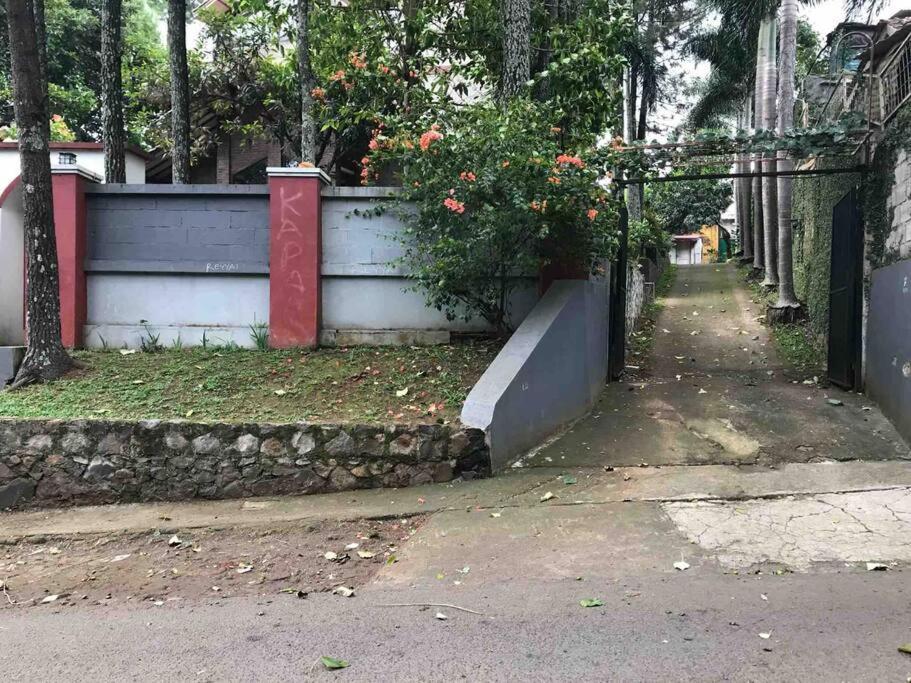 Villa Naumi Bandung Exterior foto