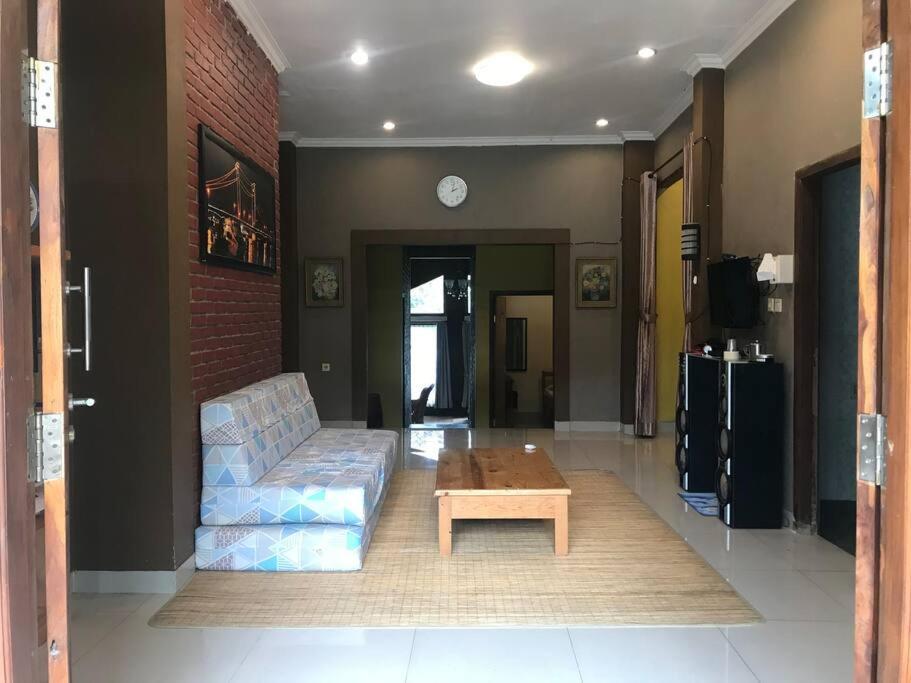 Villa Naumi Bandung Exterior foto