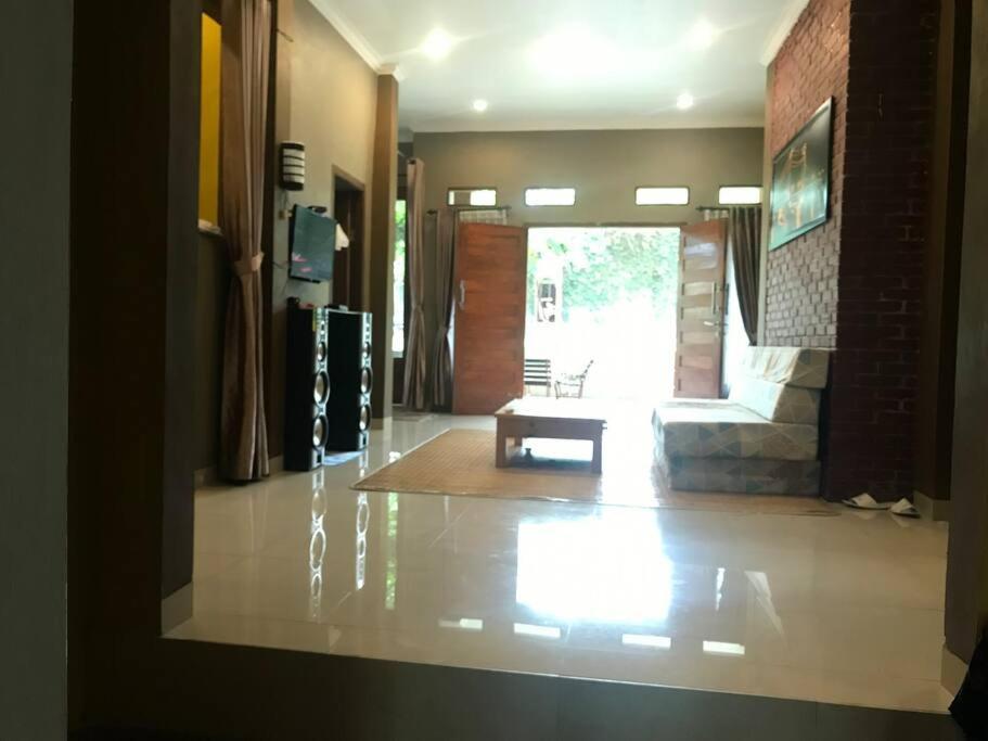 Villa Naumi Bandung Exterior foto